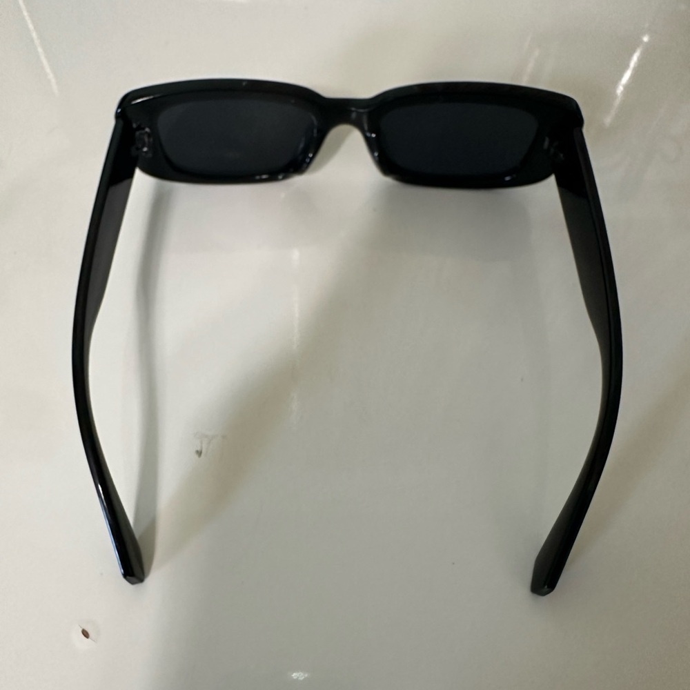 Trendy sunglasses - Picture 2 of 2